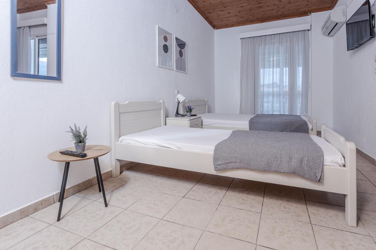 Mike'S Apartments Неи Порои Екстериор снимка