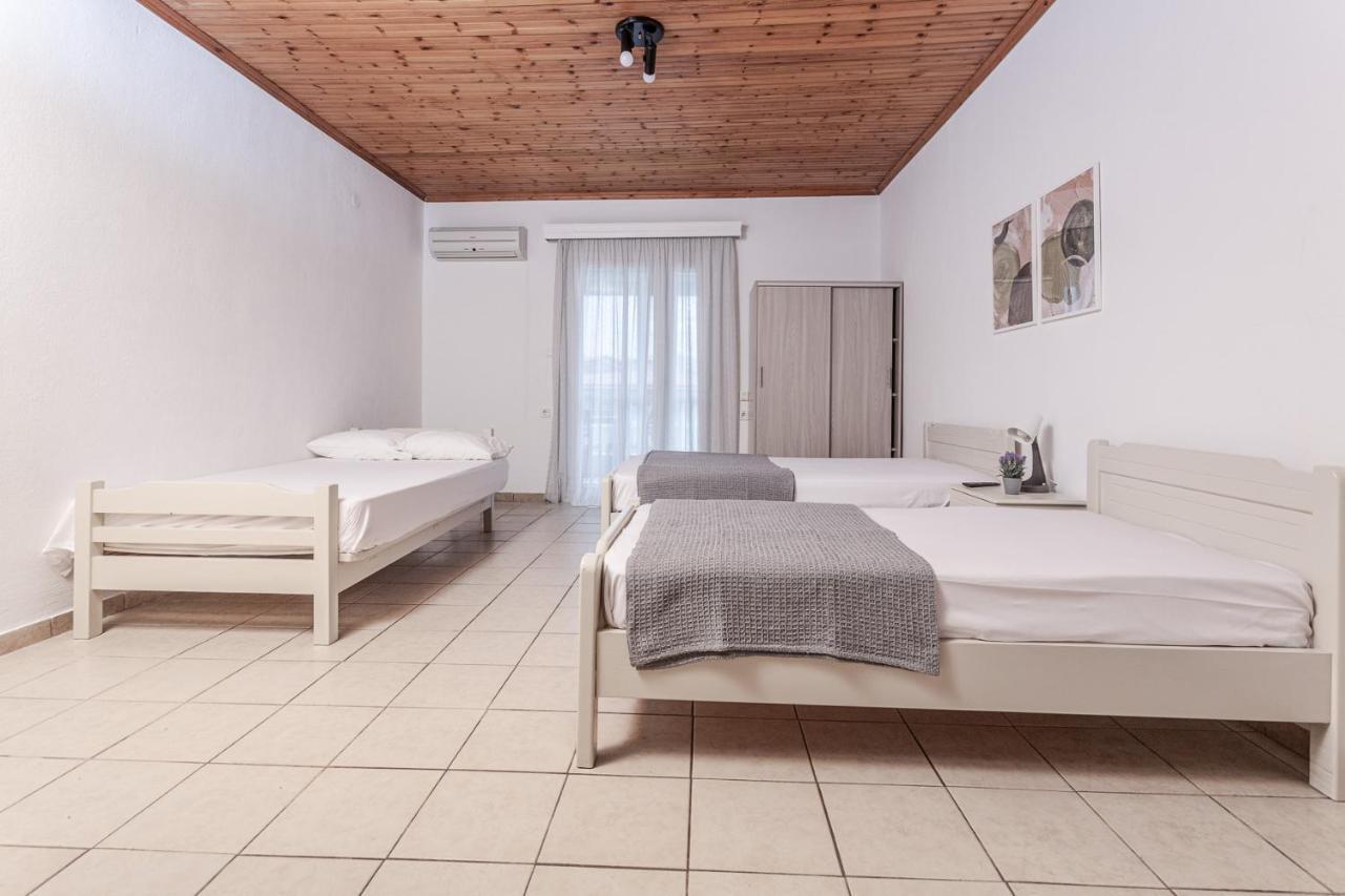 Mike'S Apartments Неи Порои Екстериор снимка
