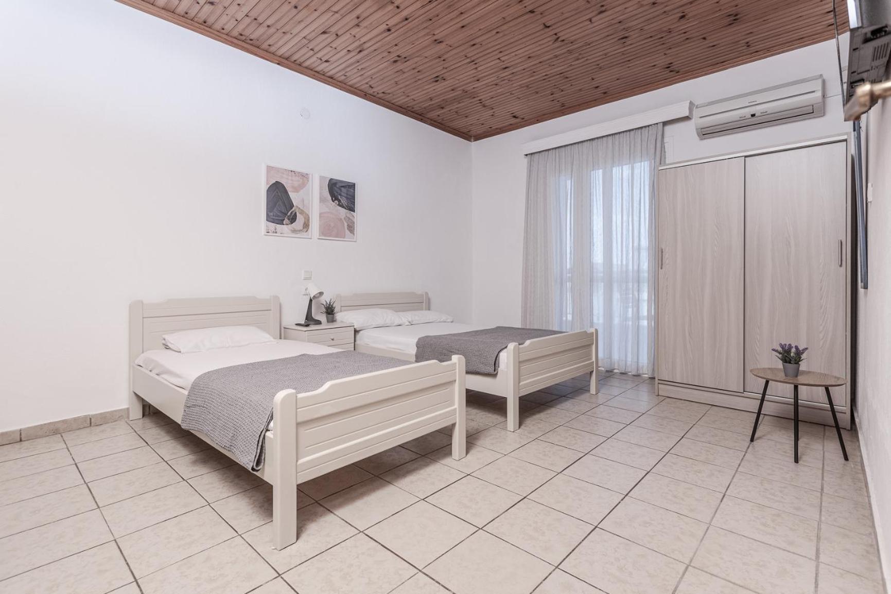 Mike'S Apartments Неи Порои Екстериор снимка