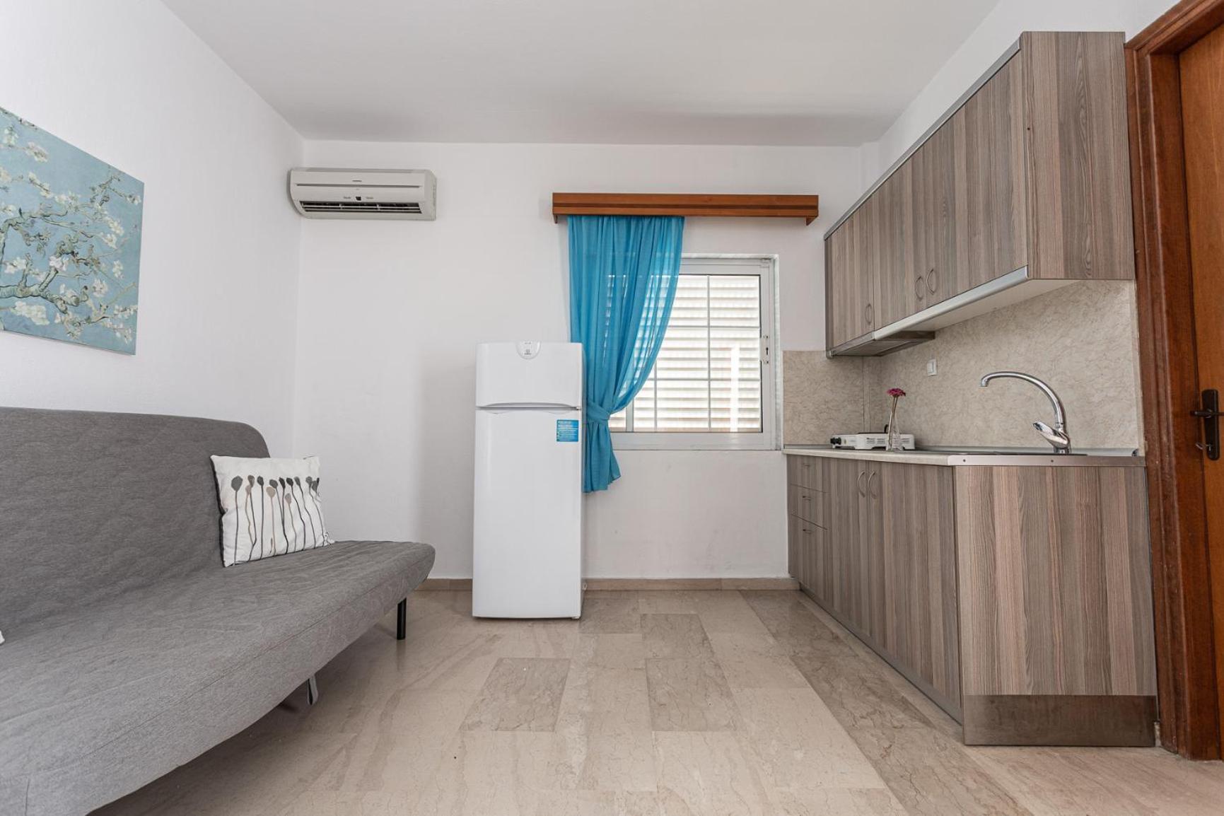 Mike'S Apartments Неи Порои Екстериор снимка