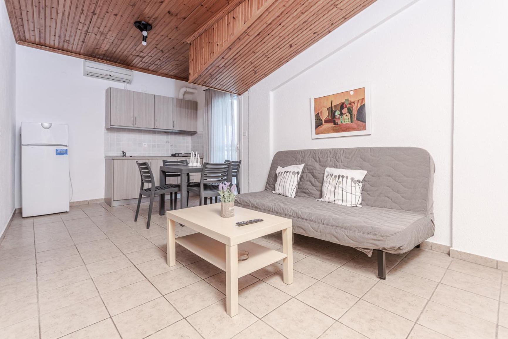 Mike'S Apartments Неи Порои Екстериор снимка