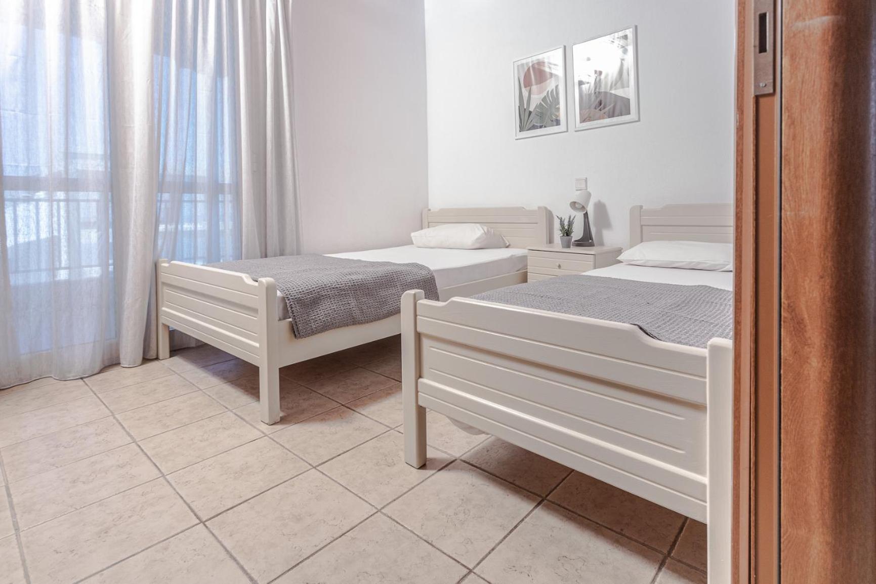 Mike'S Apartments Неи Порои Екстериор снимка