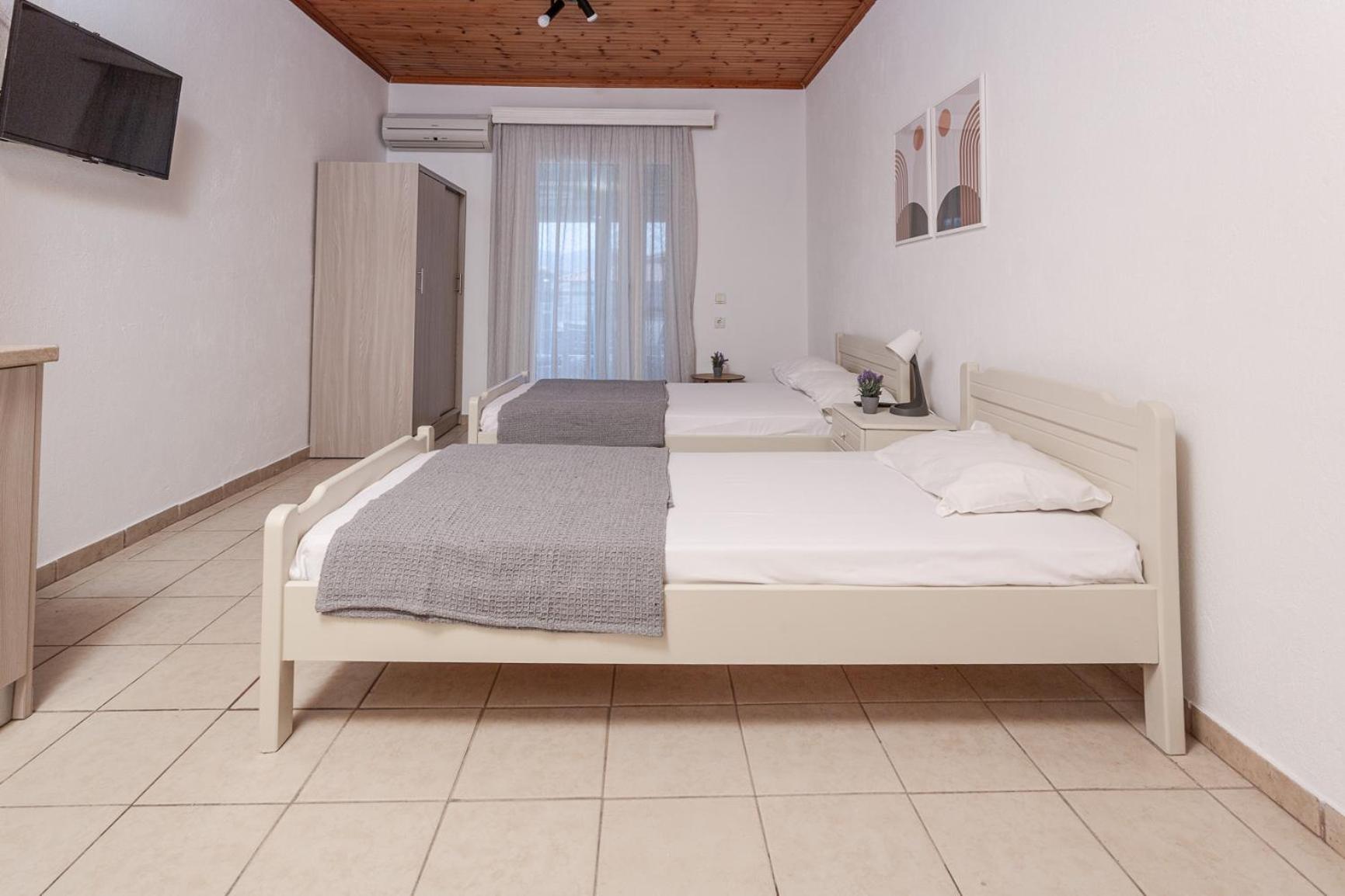 Mike'S Apartments Неи Порои Екстериор снимка